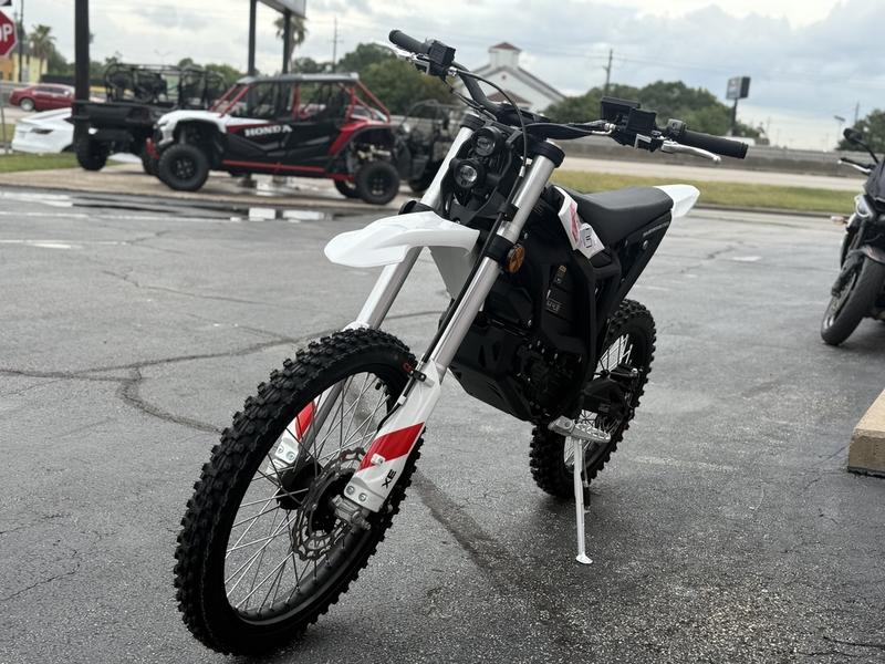 2025 Surron Ultra Bee vs 2026 Zero XE